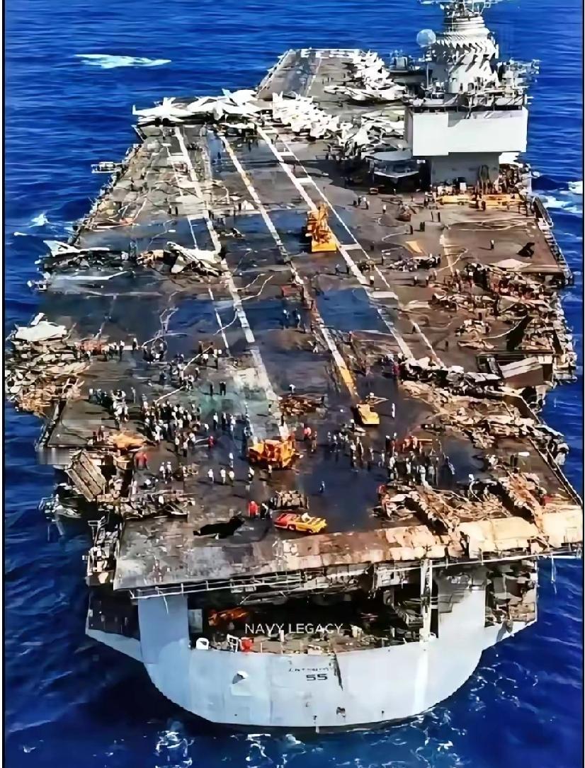 美国“福特”号航母可真是状况百出。据16日消息，12日它发生的火灾烧了超30小时