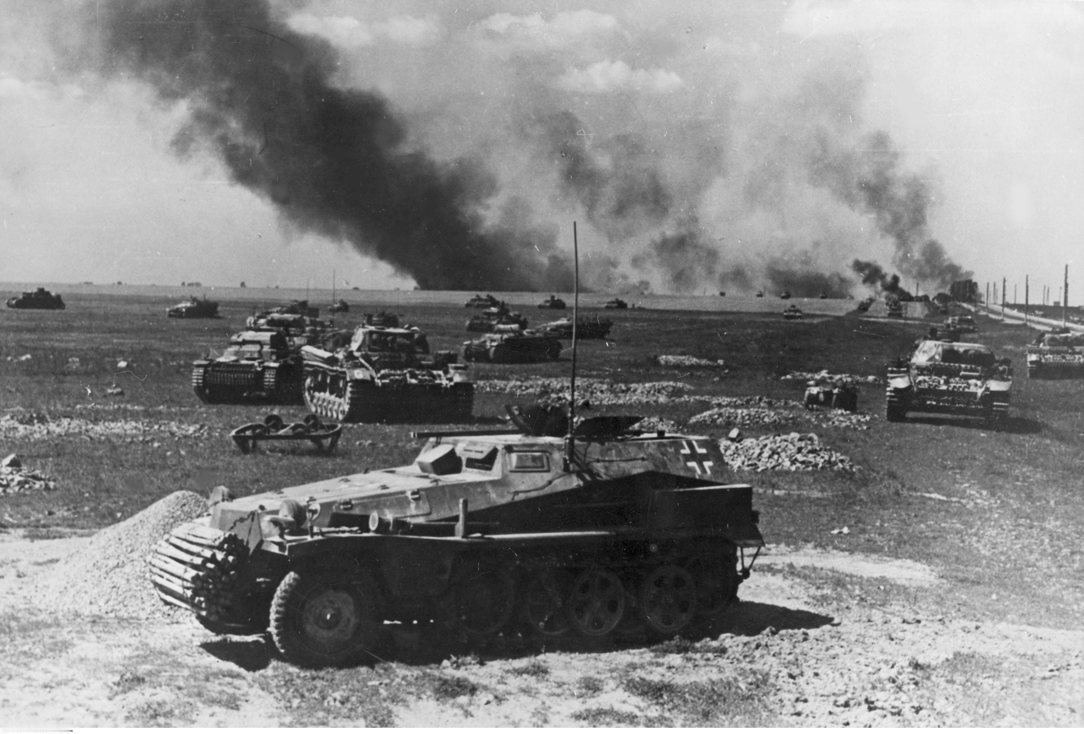 飞扬军事 1941年6月22日，德国发动入侵苏联的巴巴罗萨行动，苏德战争爆发。烽
