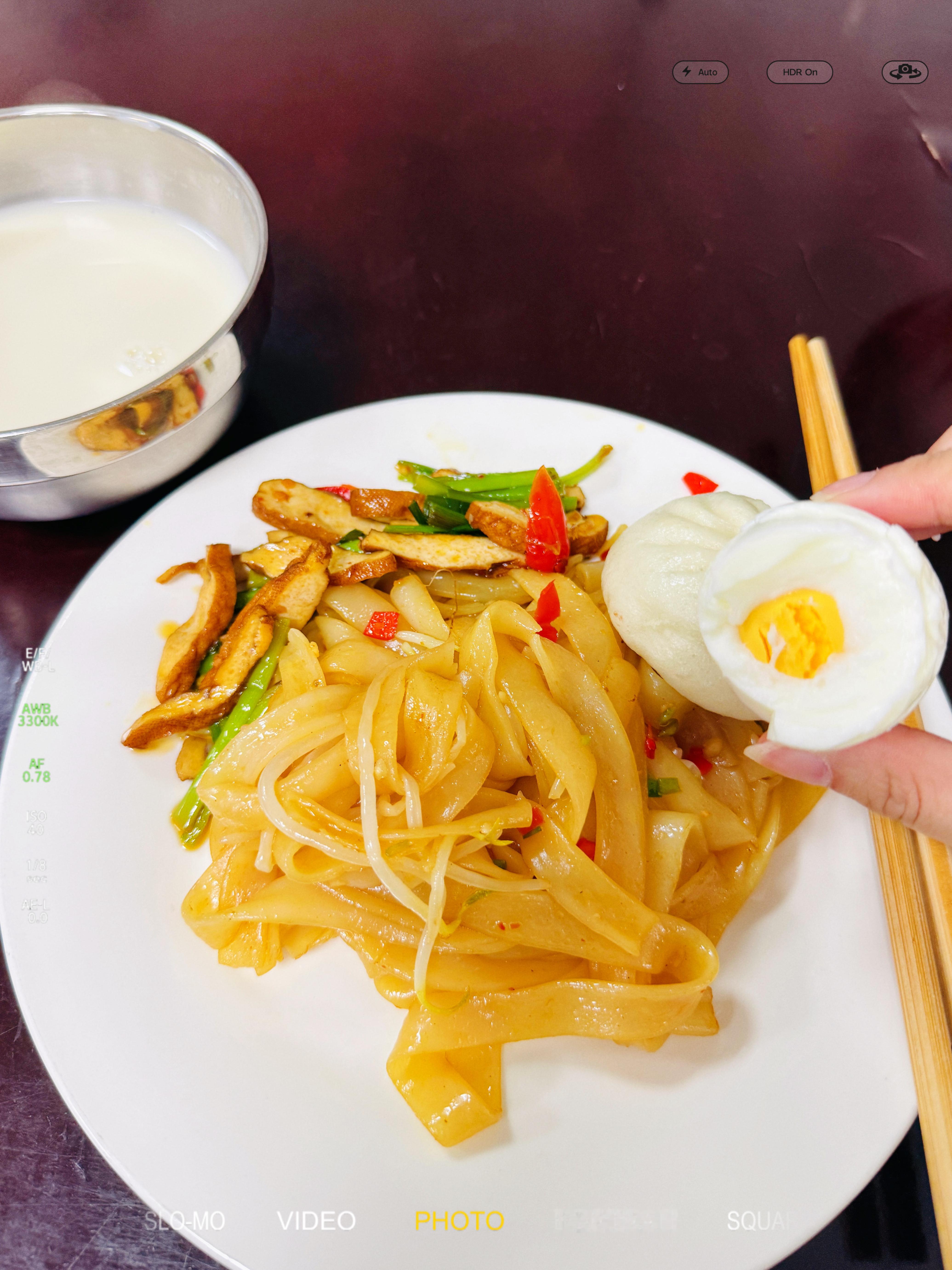 今天也是赶上食堂的早餐了依旧是熟悉的碳水炸弹早晨 