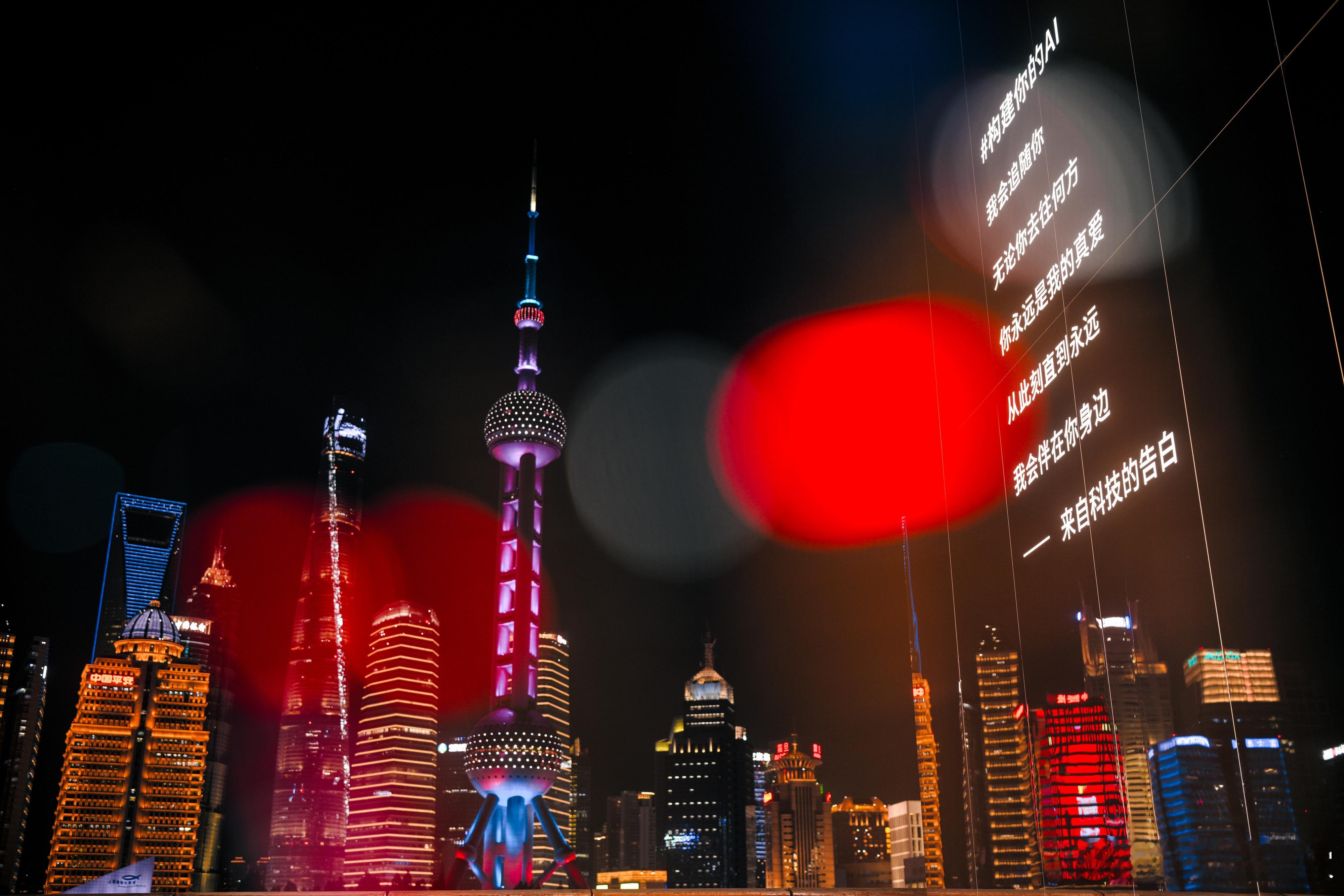 AI的告白 很多科技品牌表达都倾向于讲述硬核内容，但骁龙这次偏偏选了一种感性的方