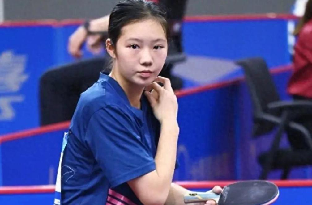 3-2险胜夺冠！中国女乒17岁黑马新星崛起：国乒独苗连赢日韩选手，新生代小将逆势