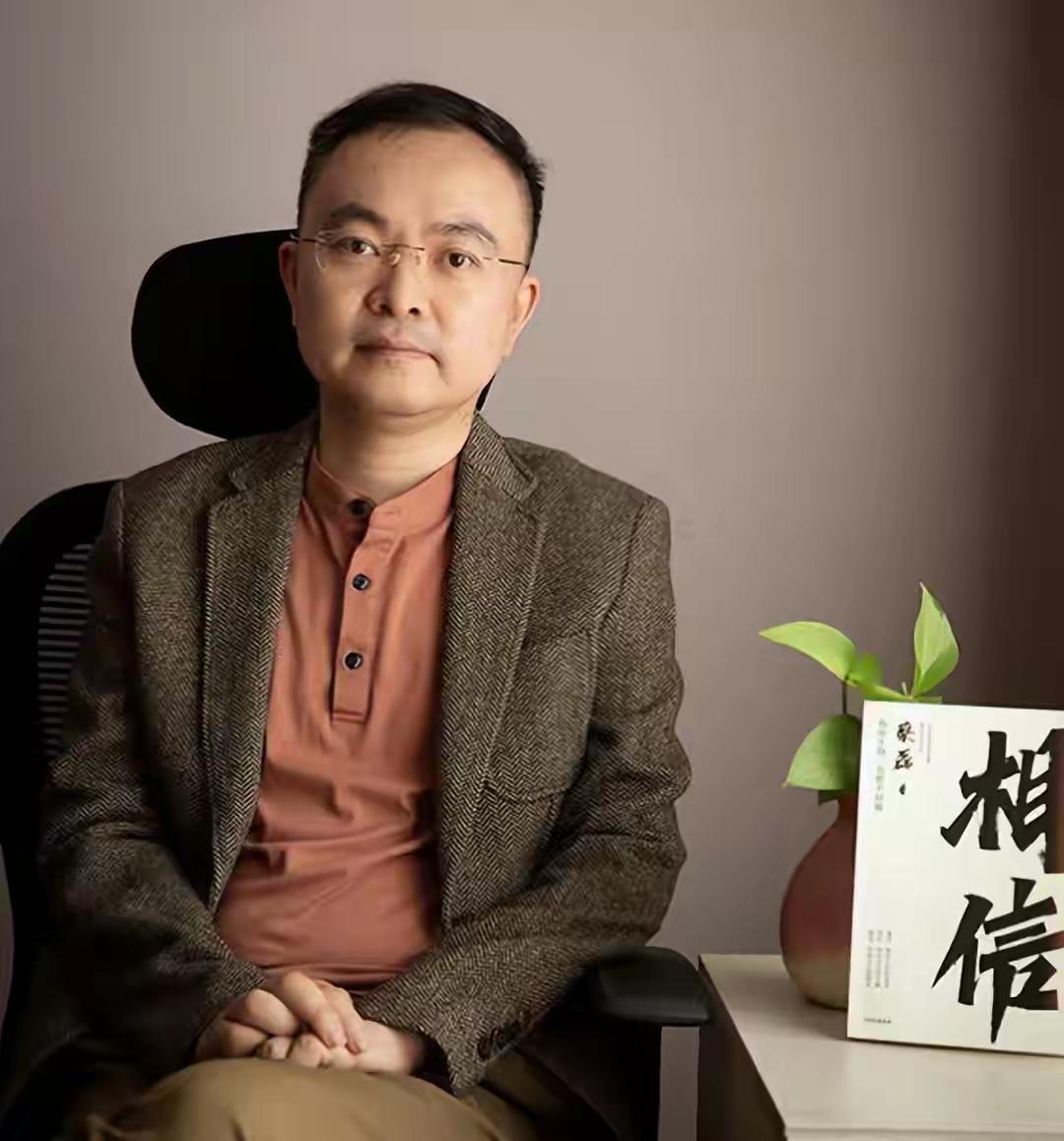 蔡磊这7年，把渐冻症的“死局”活出了光！
40岁本是京东副总裁的人生巅峰，蔡磊却