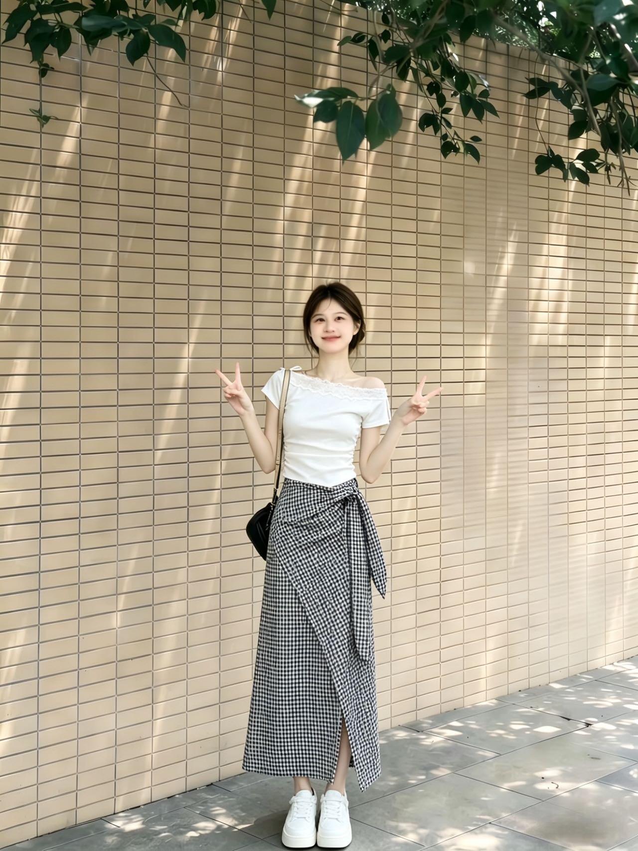 半身裙搭配怎么穿搭才能显得简约且干净 梨型身材小个子穿搭