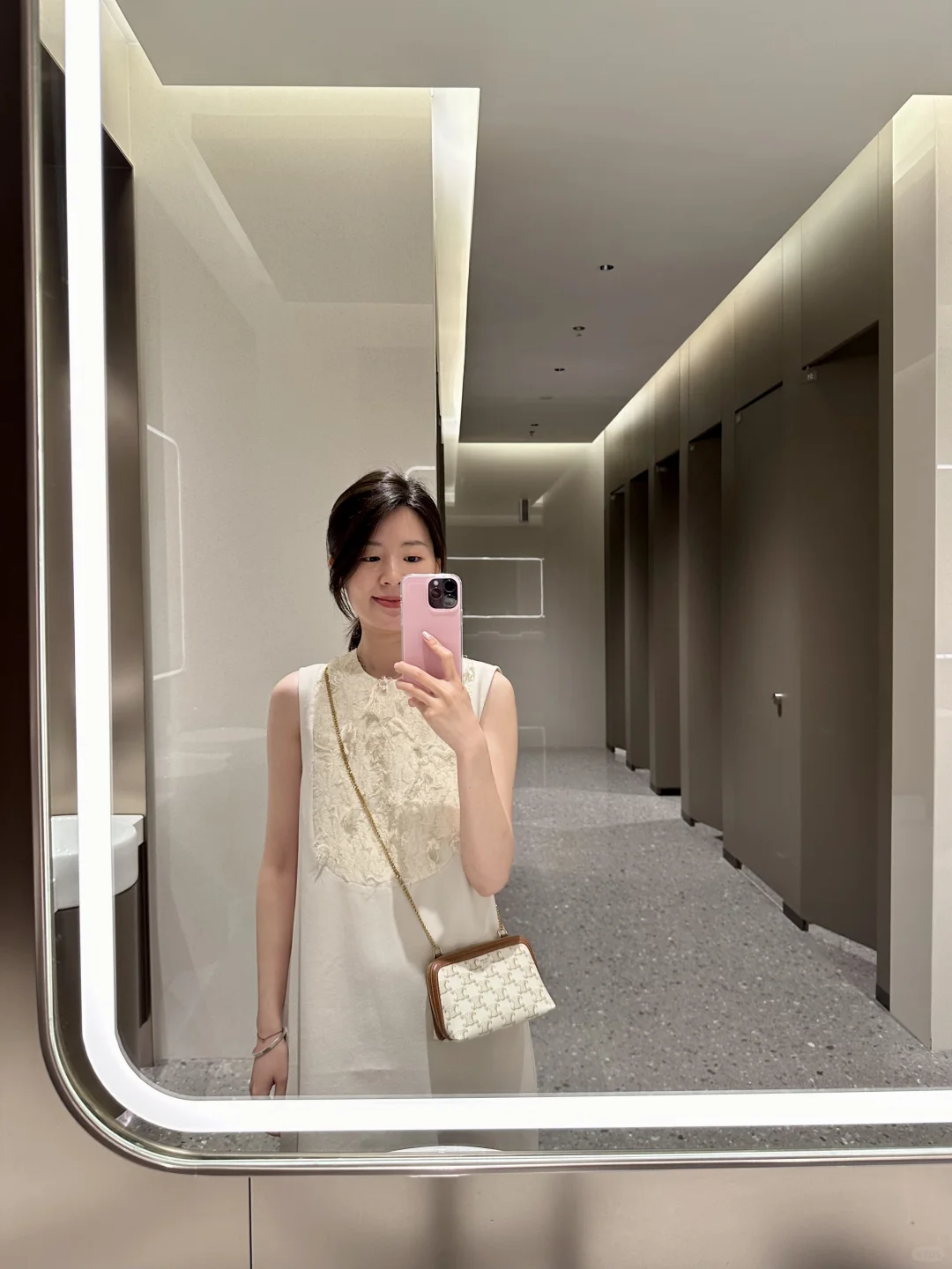 温柔干净的小白裙