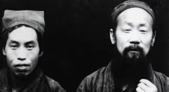 1937年，17岁战士深山迷路时，在古庙遇一位51岁老道，便想留下来养伤，老道却