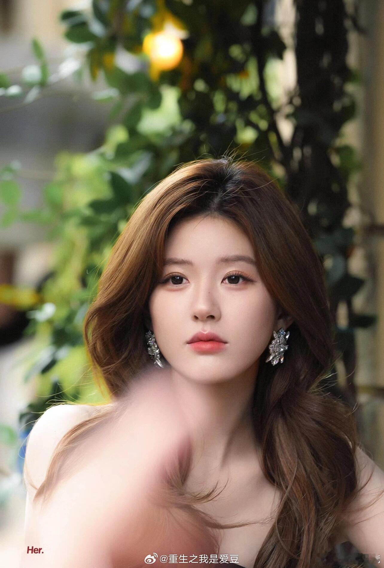 妈呀，赵露思这状态咋这样美的不行了，卓雅小公主，太漂亮了，气质真好！前两天还是夜