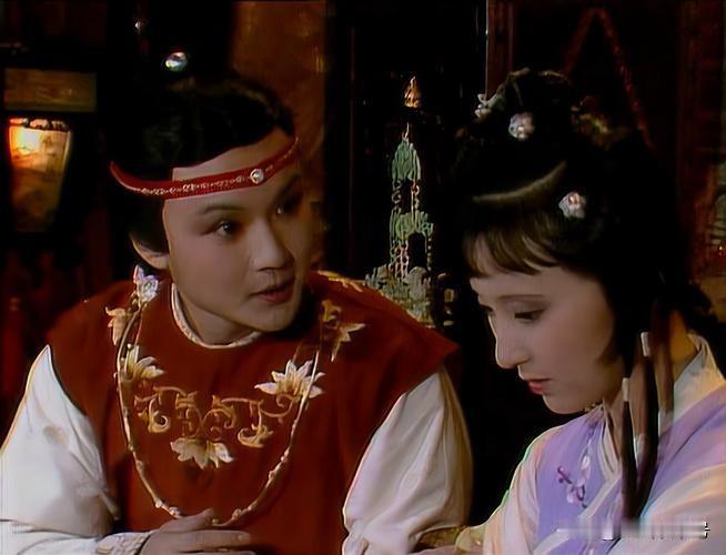 贾宝玉和林黛玉心灵的交集在哪里？
一个词就可以概括：儒家基本经典。
很多读者都没