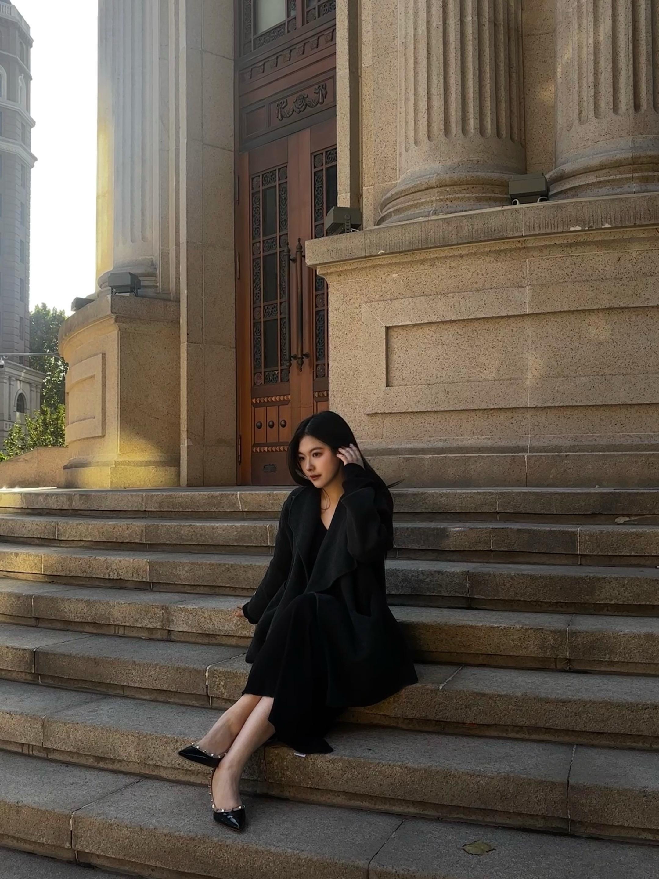 我们都讨厌无瑕的完美，偏爱尖锐的残缺。