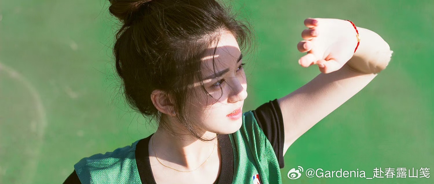 zls赵露思许我耀眼 zls赵露思许妍 "影子向玫瑰献忱 落日与夕阳亲抚迟暮"