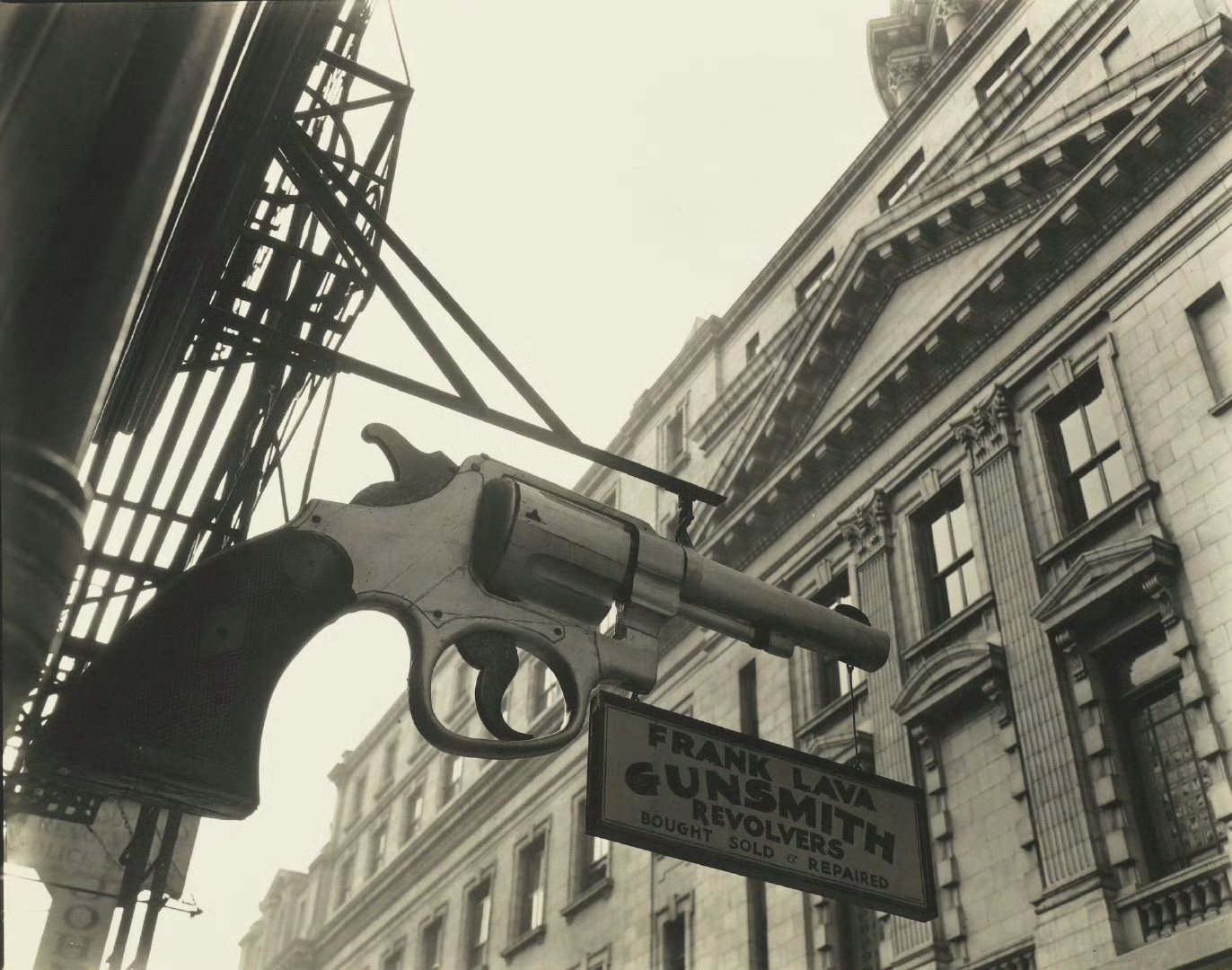 Berenice Abbott（美国女摄影家）Gunsmith and Poli