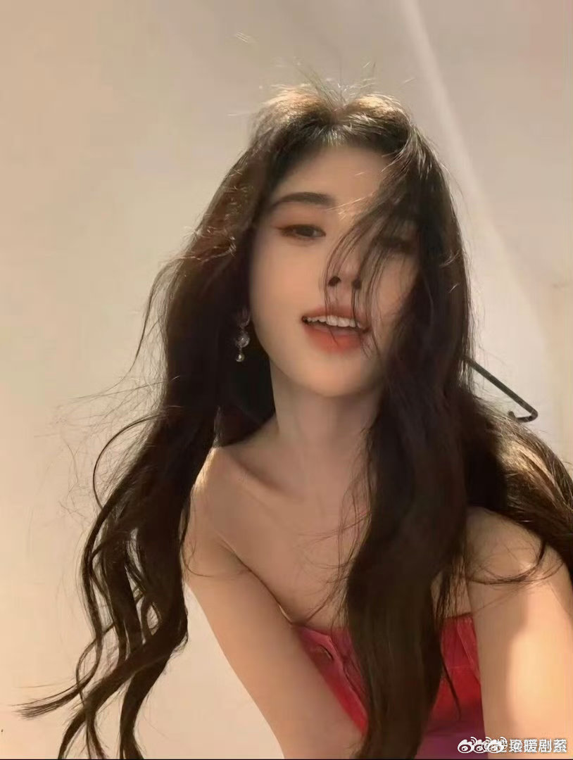 不懂鞠婧祎这组照片的有难了 每个角度都经得起推敲，不懂鞠婧祎这组照片的有难了，从