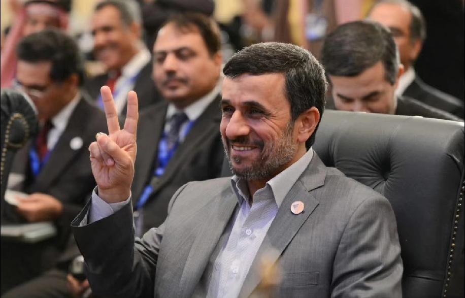 这阵子伊朗那边出了不少事，还好有个好消息，前总统内贾德还活着。内贾德是伊朗的强硬