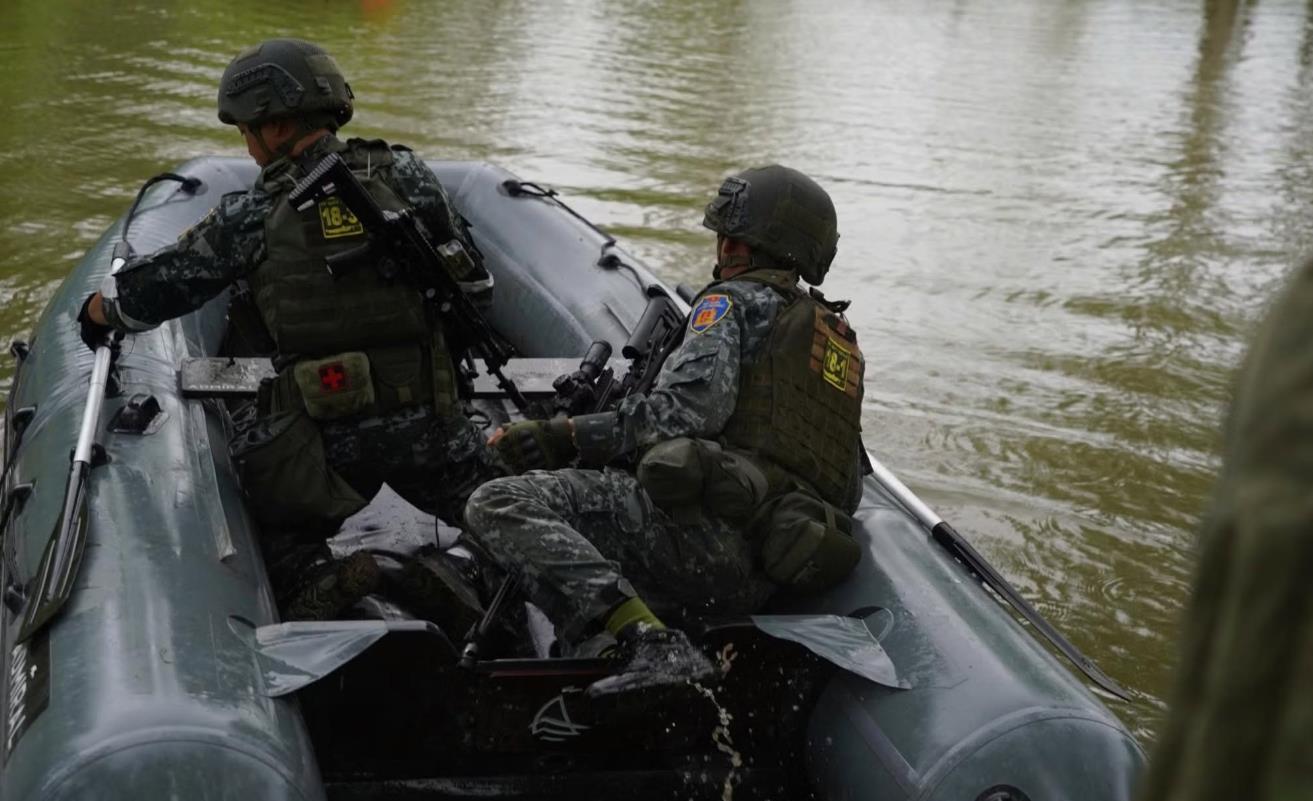 越南特种兵参加国际比赛的单兵装备。看起来不输于一些军事大国？由于参加国际军事比赛