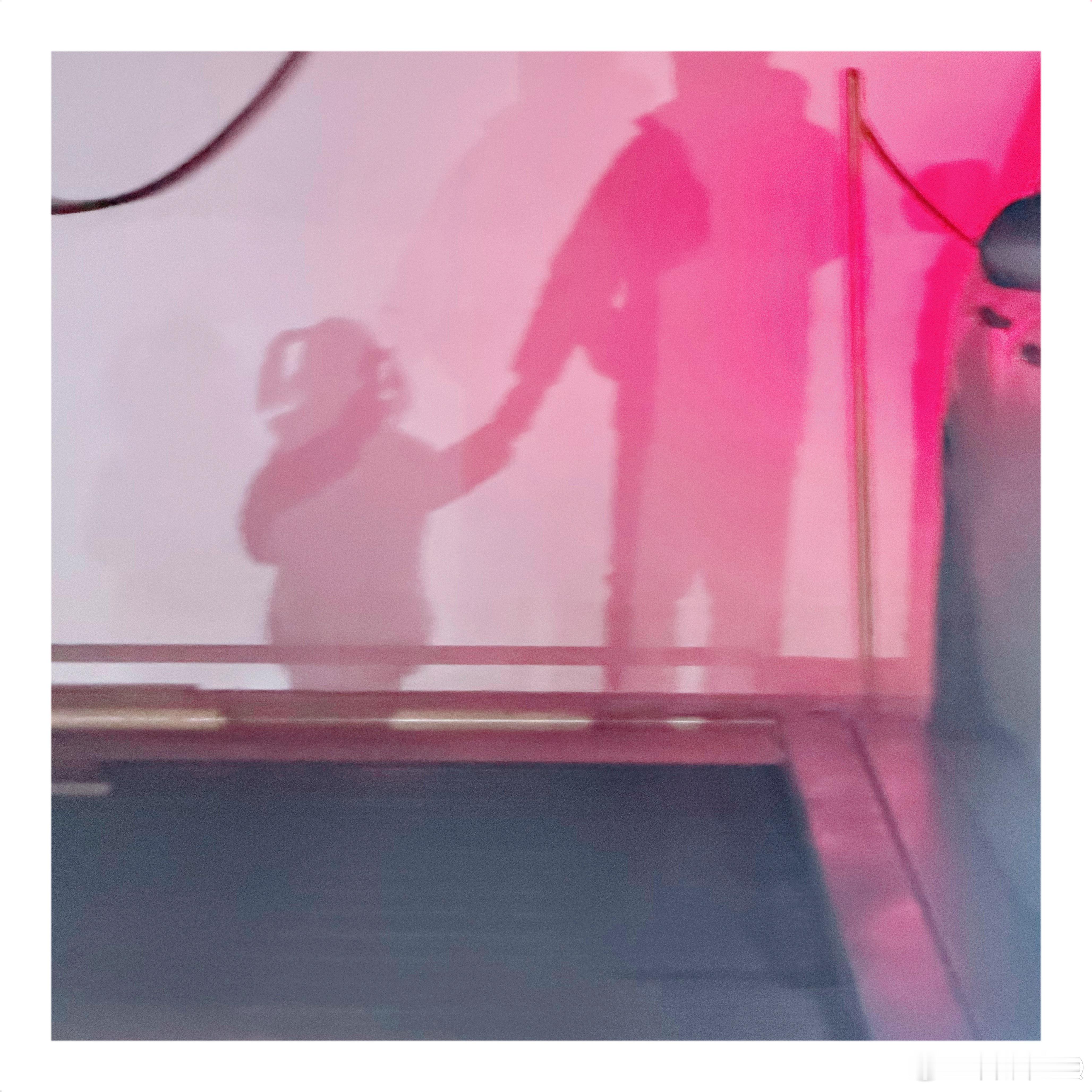 早上送孩子的影子还挺有故事😁😁 