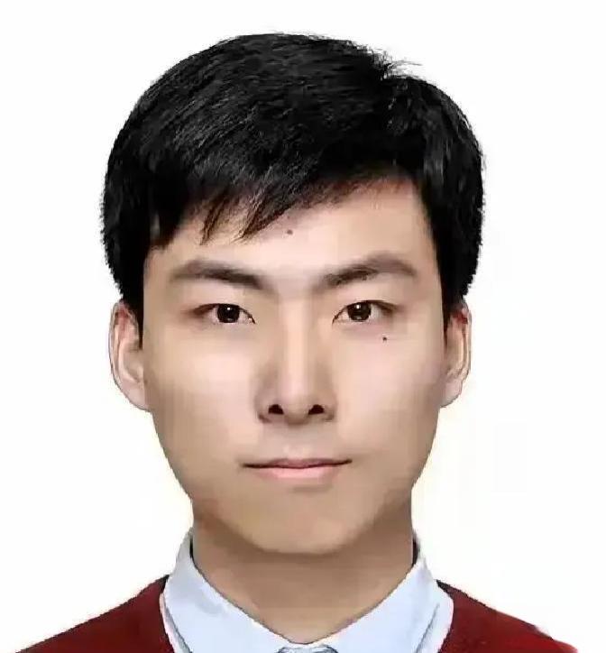 同济31岁博士骤然离世，空荡工位戳痛无数读书人：光鲜履历和好好活着，哪个更重要？