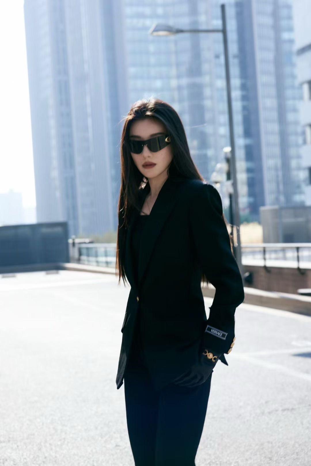 外面的传闻纷纷扰扰。但是， 绝对是能做大女主的青衣演员。