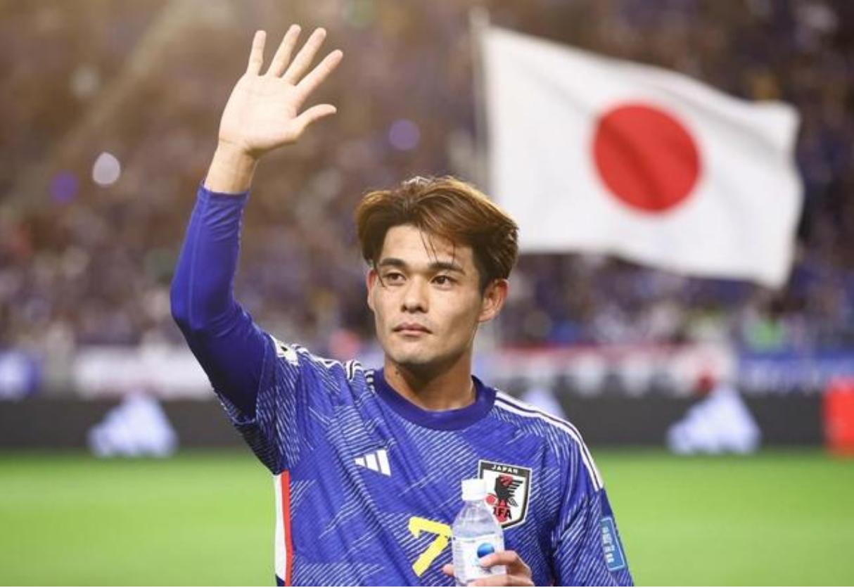英格兰足球名宿预测：日本队2-1荷兰，小组第1晋级！
近日英格兰传奇球员克里斯·
