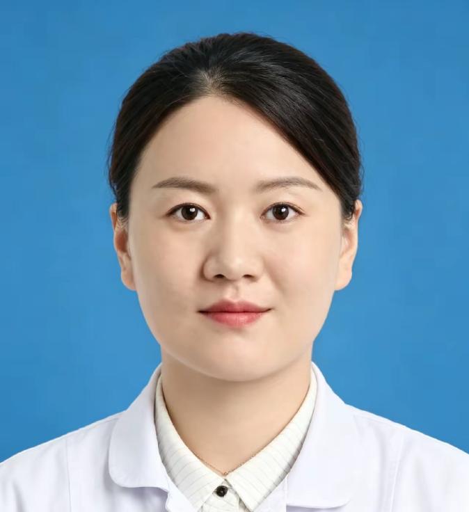 让人敬佩！38岁河南女子丧夫后，带11个月大幼子和婆婆闯上海，10年坚守成首批长