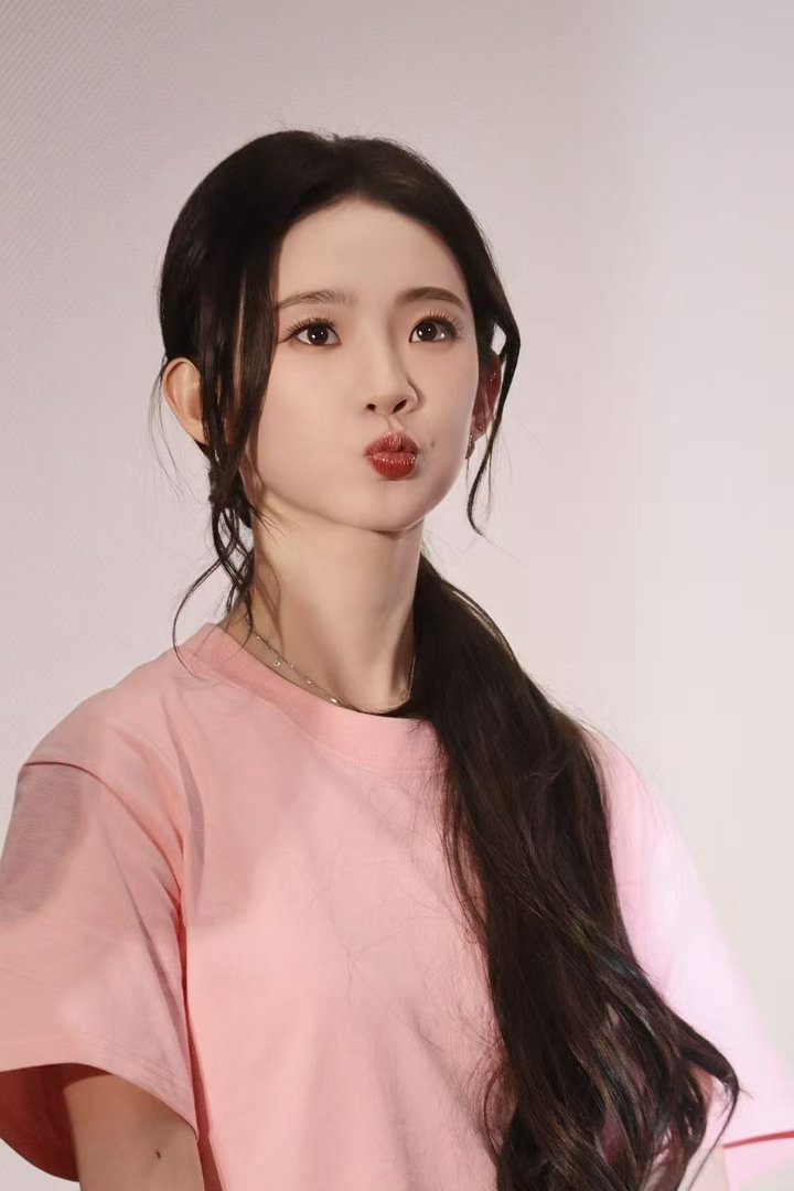 张艺凡戏外搓bgm戏里玩摇滚张艺凡甜心摇滚新娘 没想到张艺凡还有这么飒的一面。抱