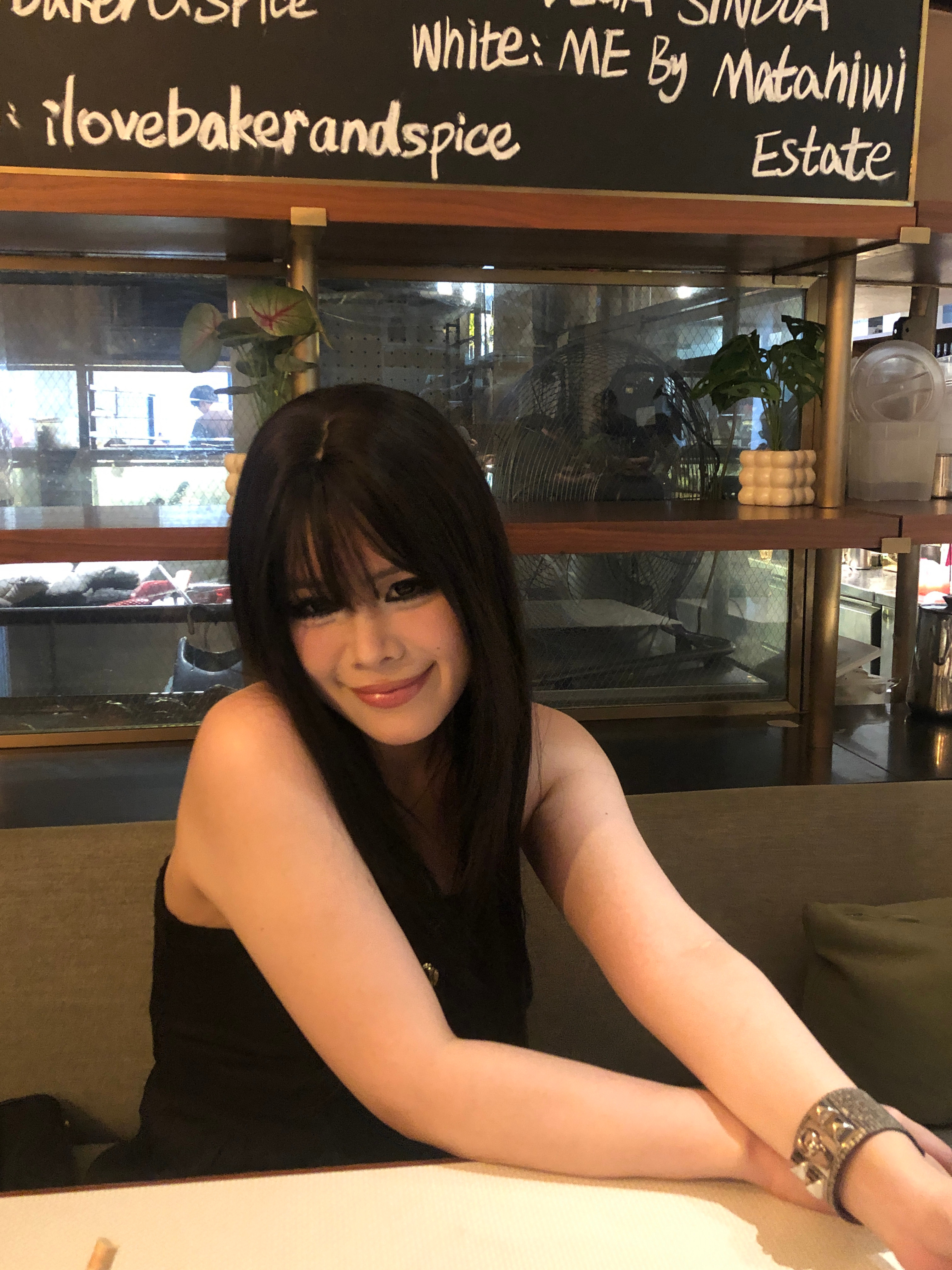 放两张live在这里我最近长的不是开玩笑的 