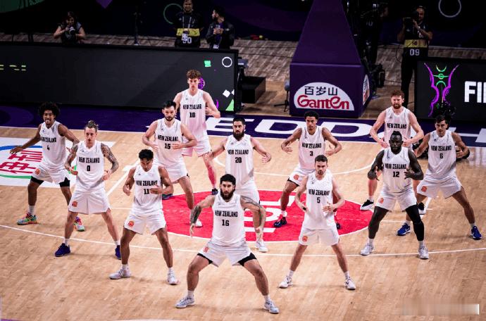 🏀媒体人：新西兰队最恐怖地方是强度&转换节奏，这是全新挑战男篮亚洲杯1/4决赛