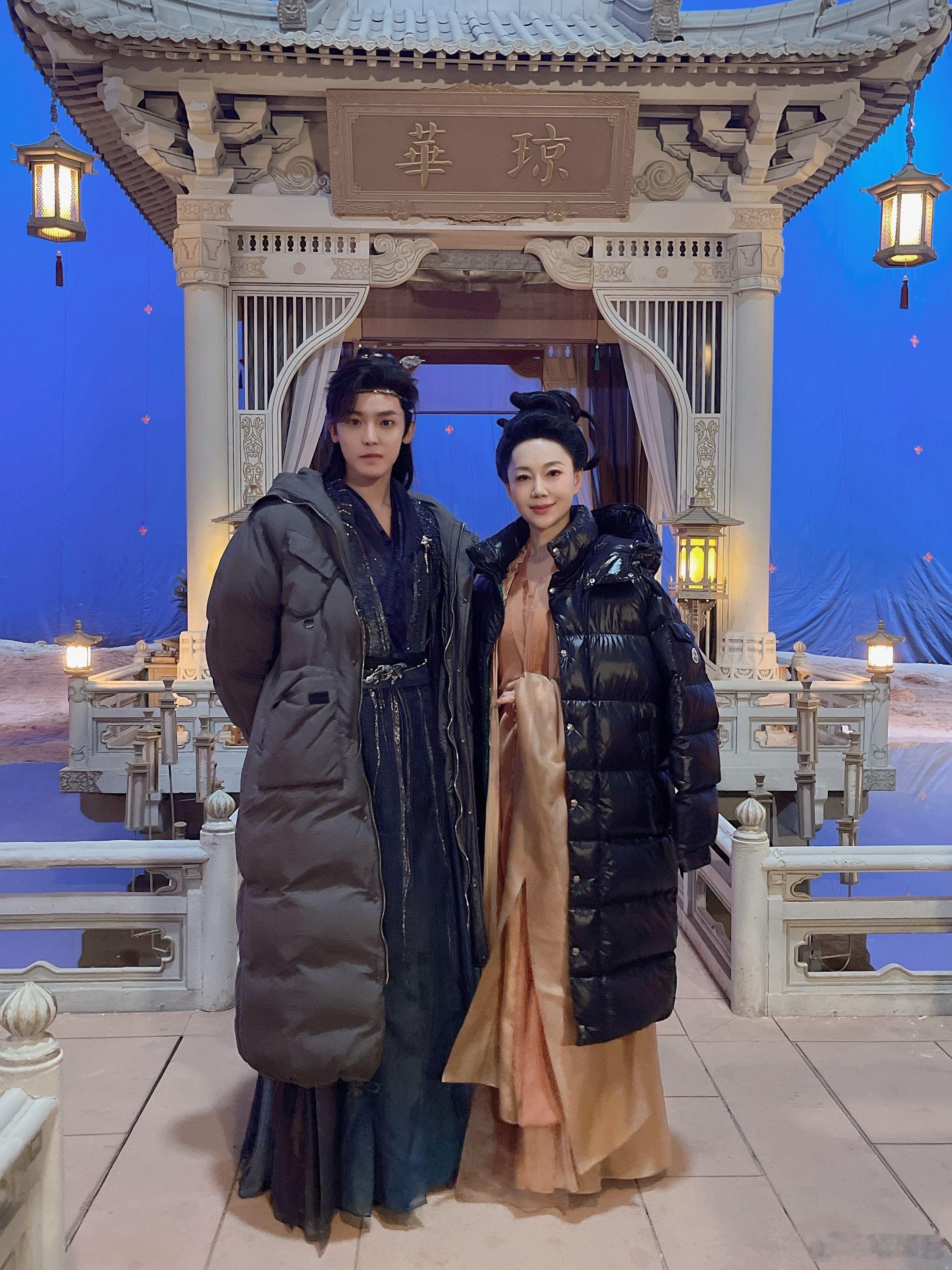 侯明昊入青云母子同框合影~ ​​​