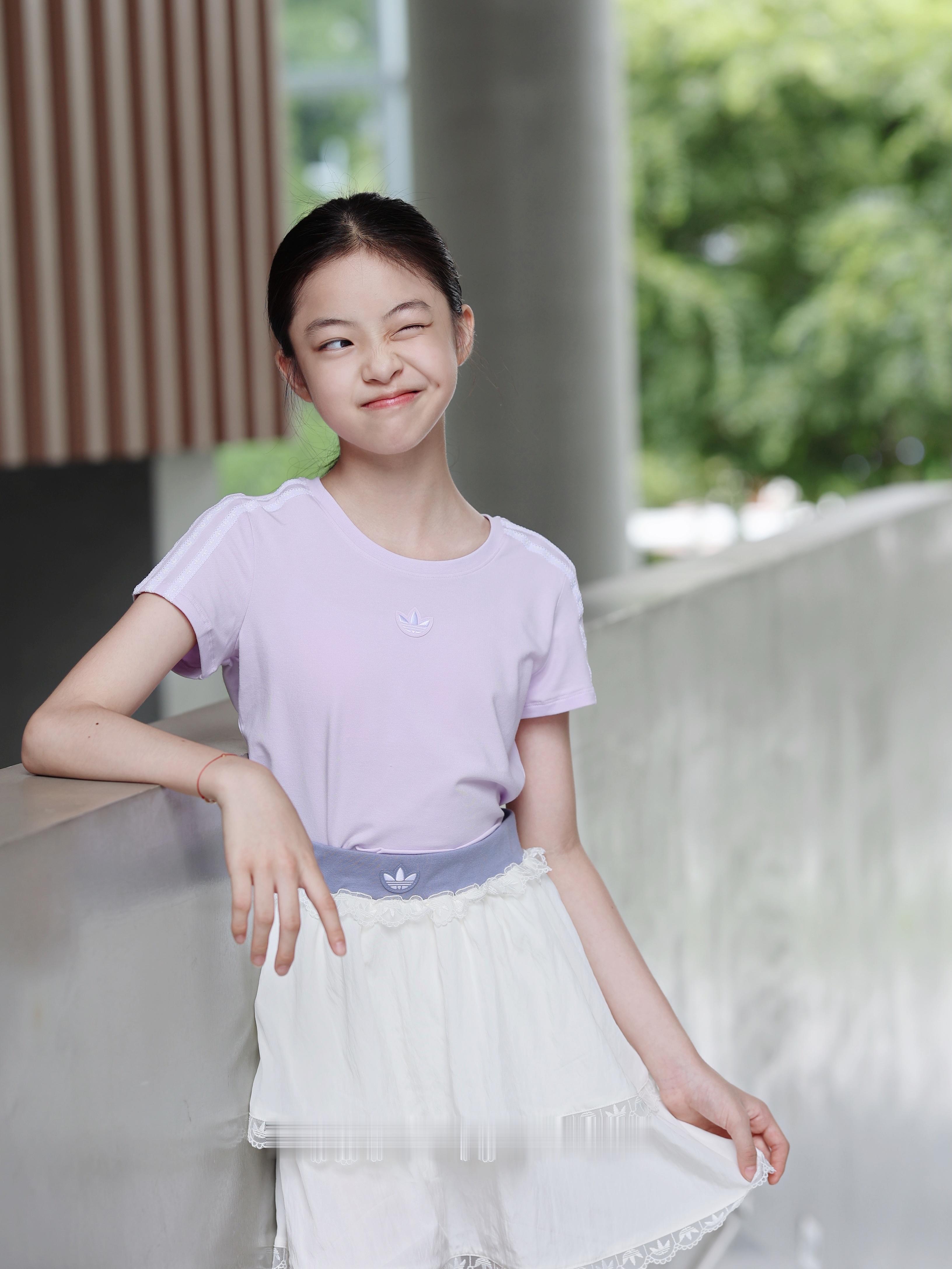 近日，国际芭蕾舞艺术家、少儿版《天鹅湖》艺术总监谭元元监制的少儿版《天鹅湖》舞剧