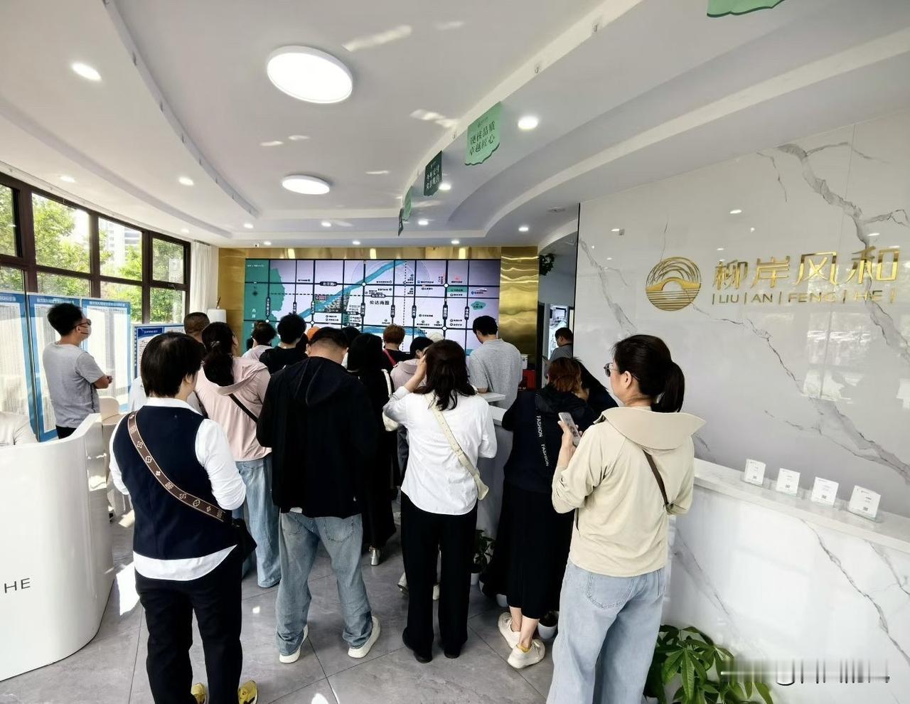 兴滕置业，堪称滕州最无底线且毫无诚信的开发商。它打着“国企”的旗号融资圈钱，如今