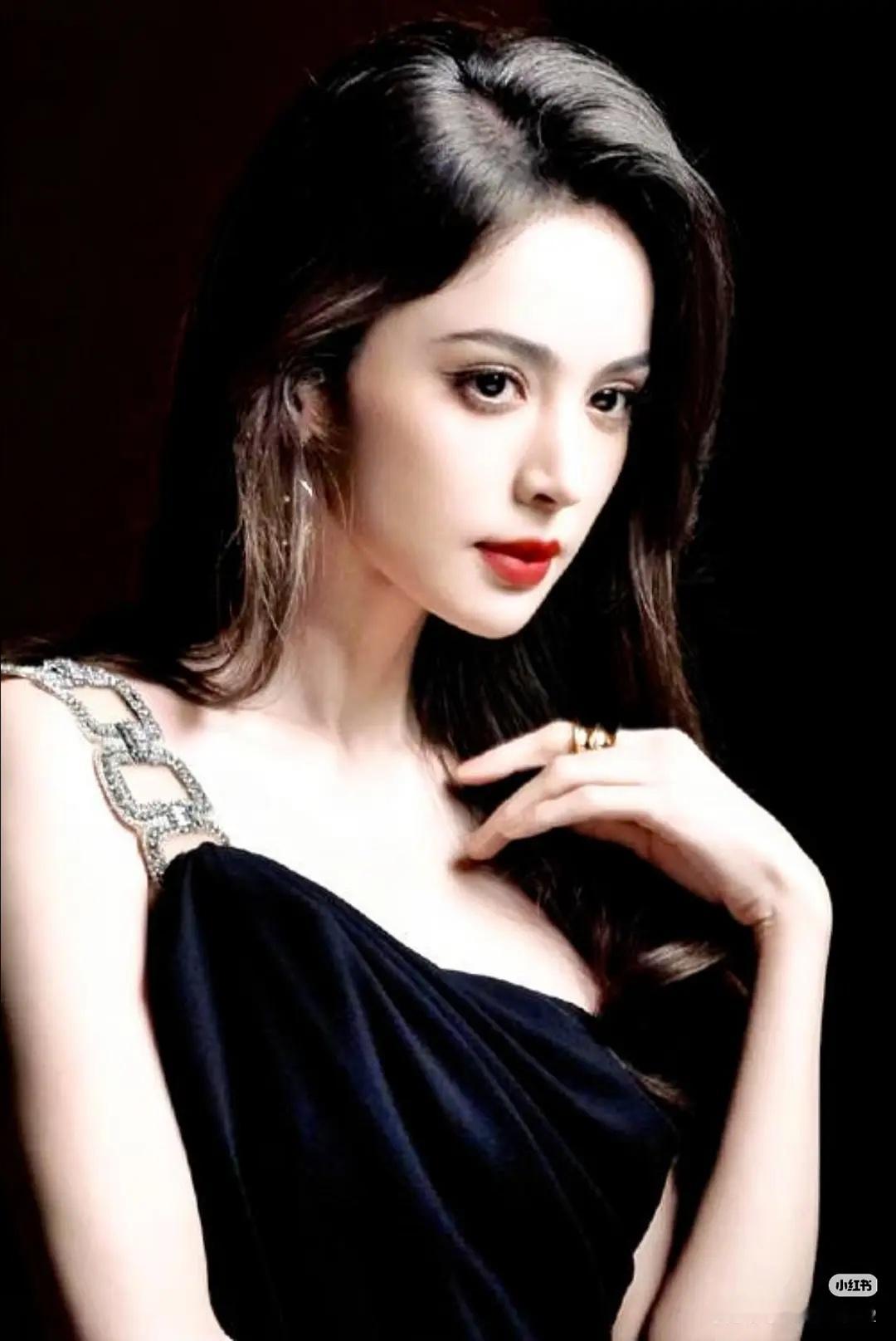还是想感叹，娜扎实在是太美了 ​​​
