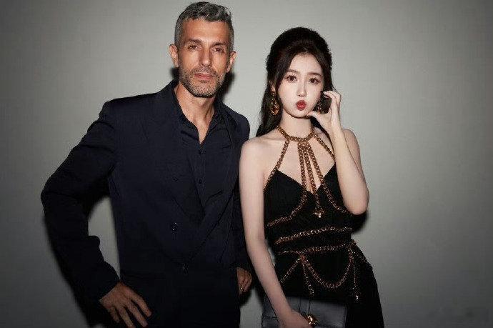众所周知，老总不会为你专门p图。 
