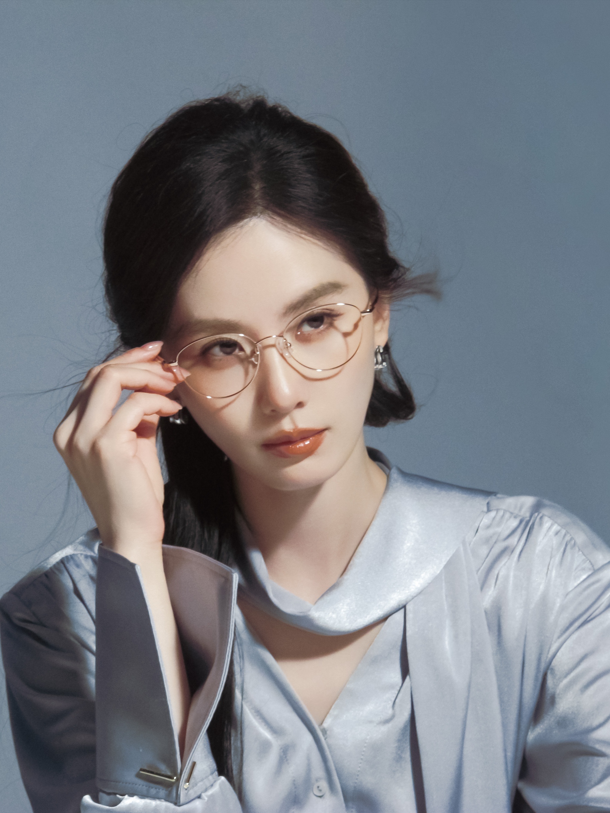 自修 美貌与智慧并存，气质与高雅兼备 妈咪，我的妈咪，戴金丝眼镜的妈咪让我流水