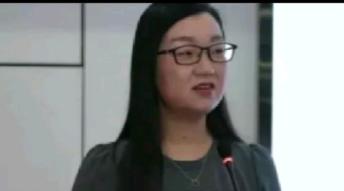 辅导员当众揭学生家底？
这学还能上吗


当众朗读学生家庭隐私
和游街示众有什么