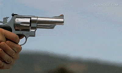 一块透明凝胶被子弹击中的瞬间
堪比艺术