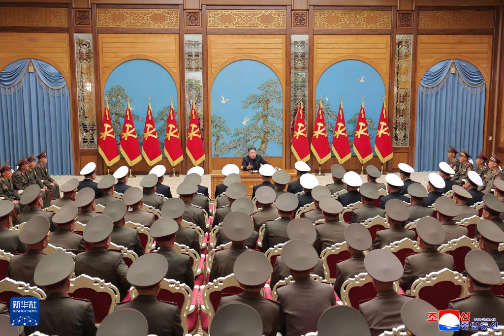 【#金正恩要求加强守卫南部边境的一线部队# 】新华社消息，据朝中社18日报道，朝