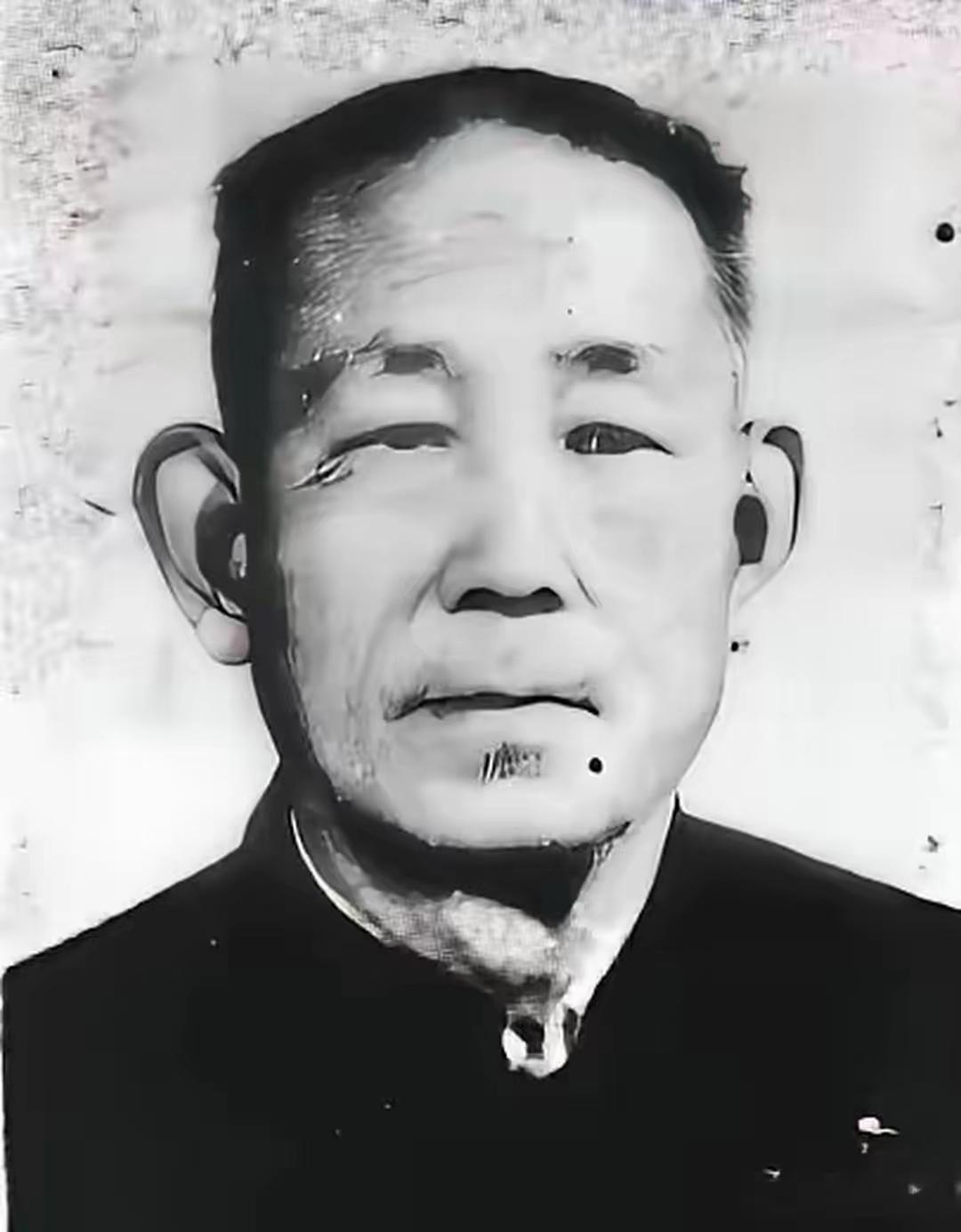 日军一通电话戳破起义密谋，伪旅长当场布局反戈，三千人马里应外合解放莒县
 
19