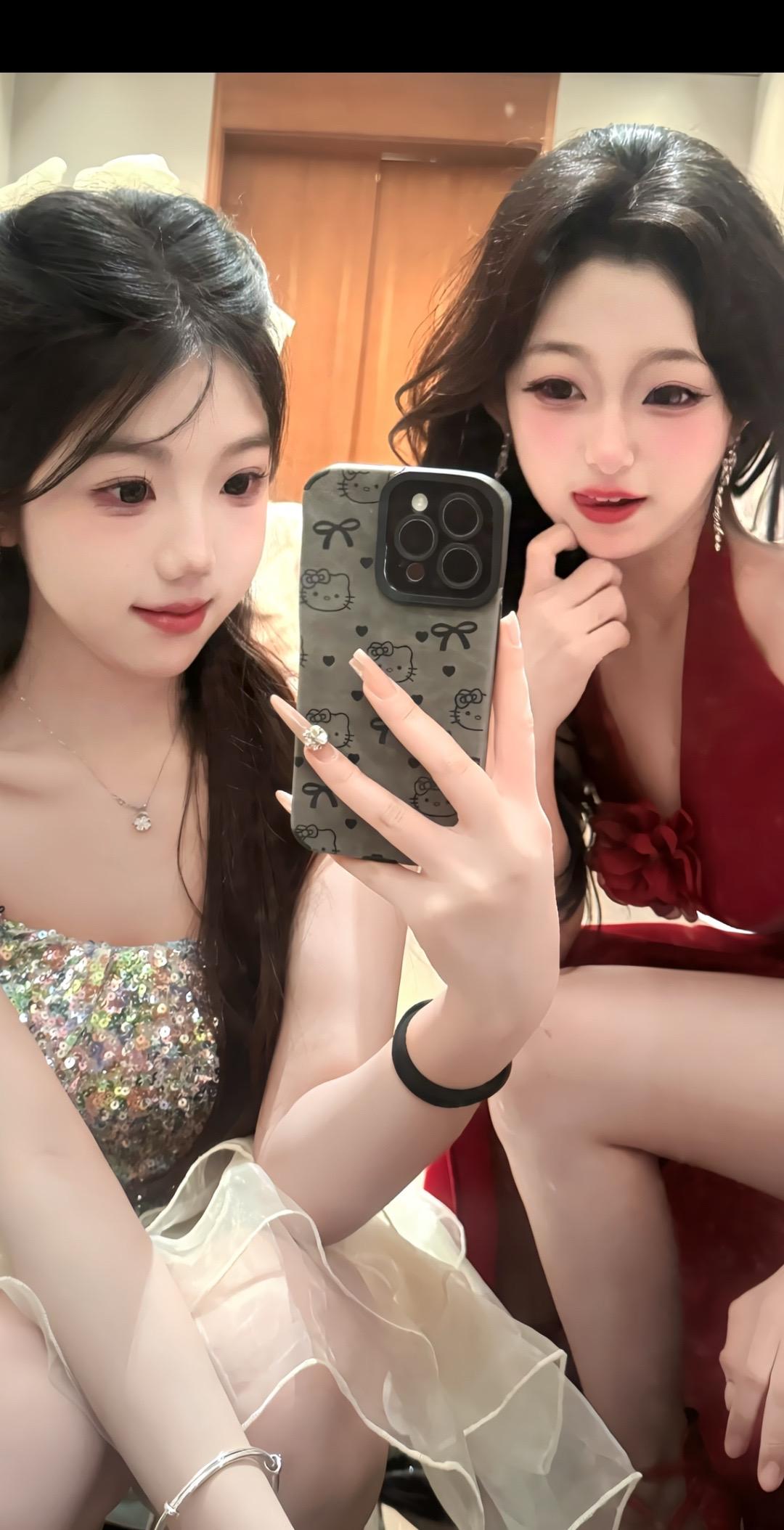 清纯 红裙 对镜拍