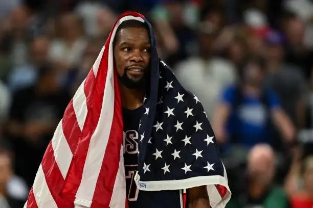 不愧是FIBA的goat，杜兰特还真是球“痴”啊！
最近的采访中被问到关于202