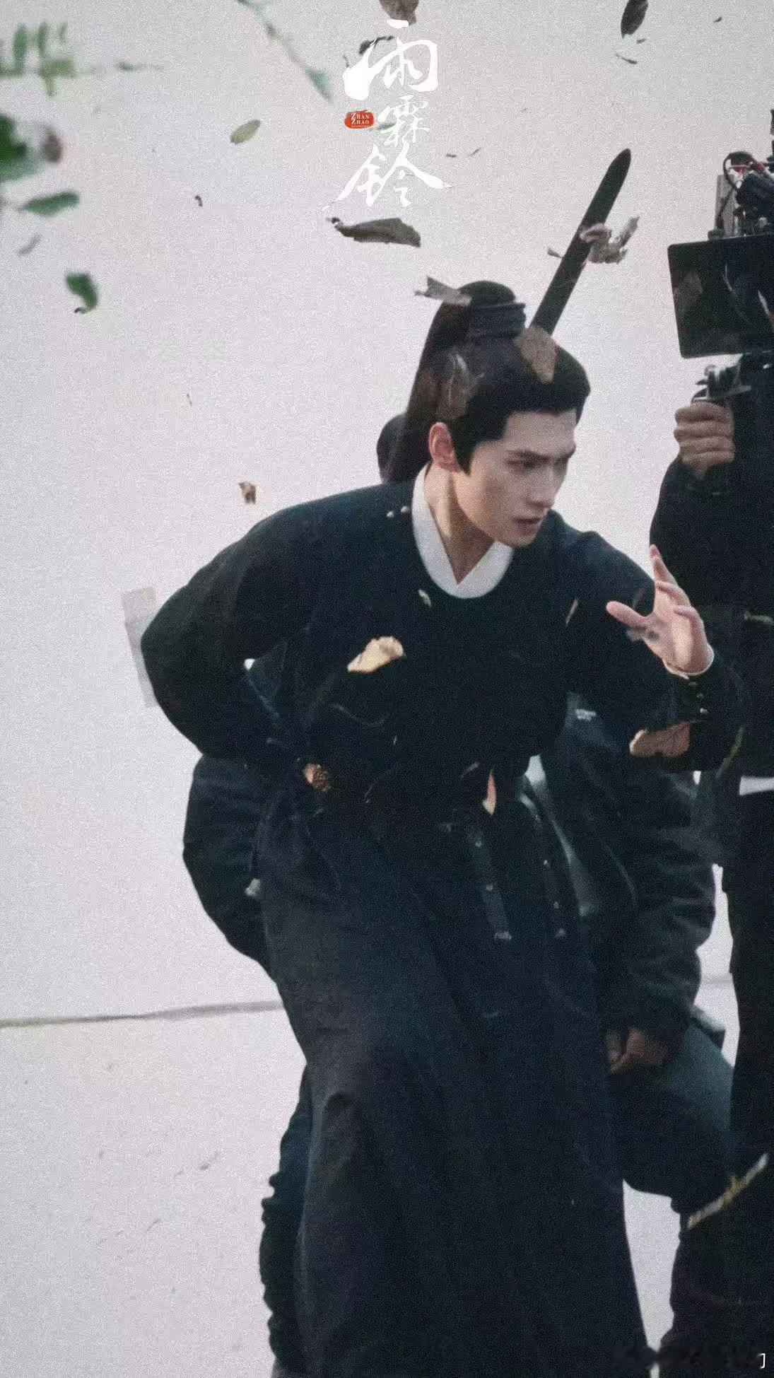 杨洋又在体制内了 别人演体制内平平无奇，杨洋一出场直接氛围感拉满，雨霖铃展昭是朝