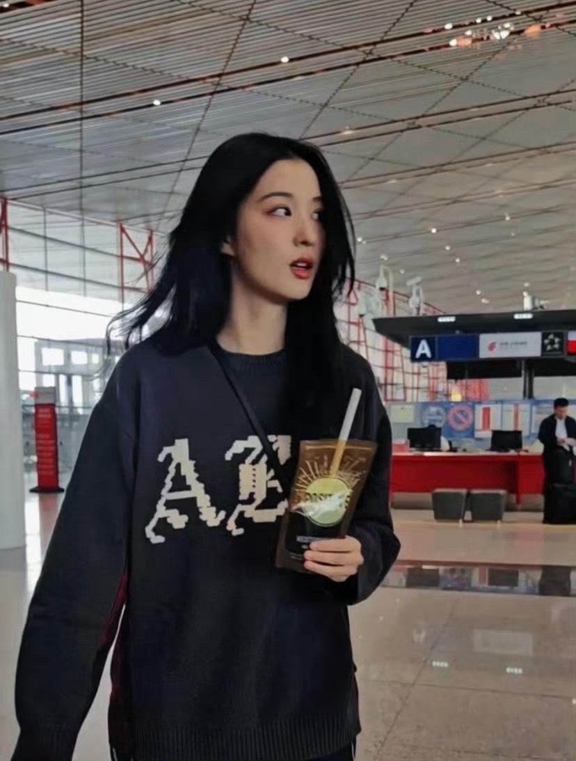 王楚然看着好漂亮，没火真是一种遗憾。 ​​​