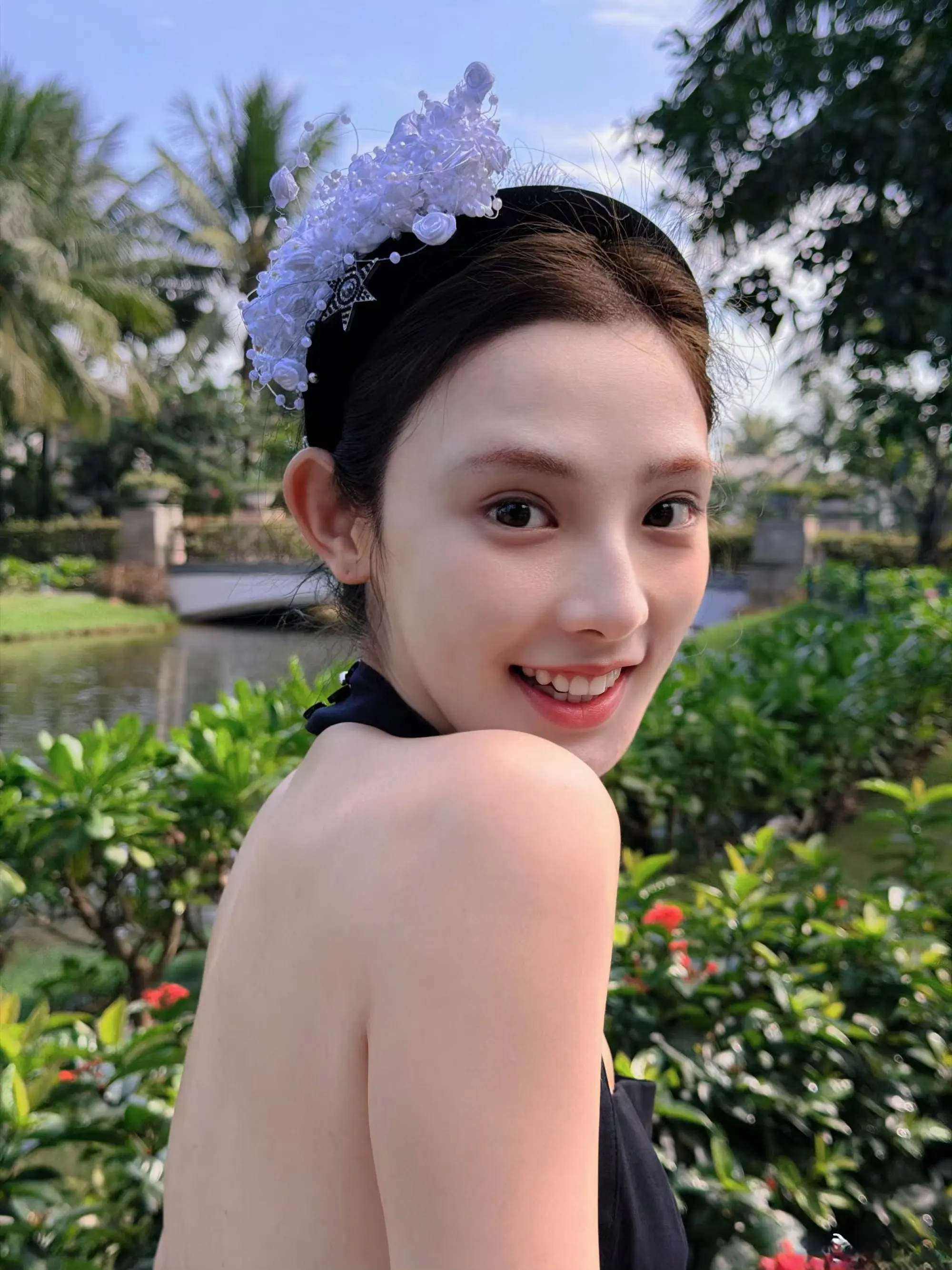 彭小苒因为一句话道歉。彭小苒说“我来晚了”，非常直率回应了网络上的争议...