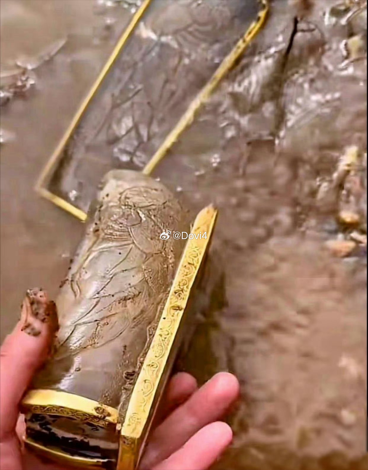 在河边捡到的，这是干什么用的，是不是个宝贝啊 