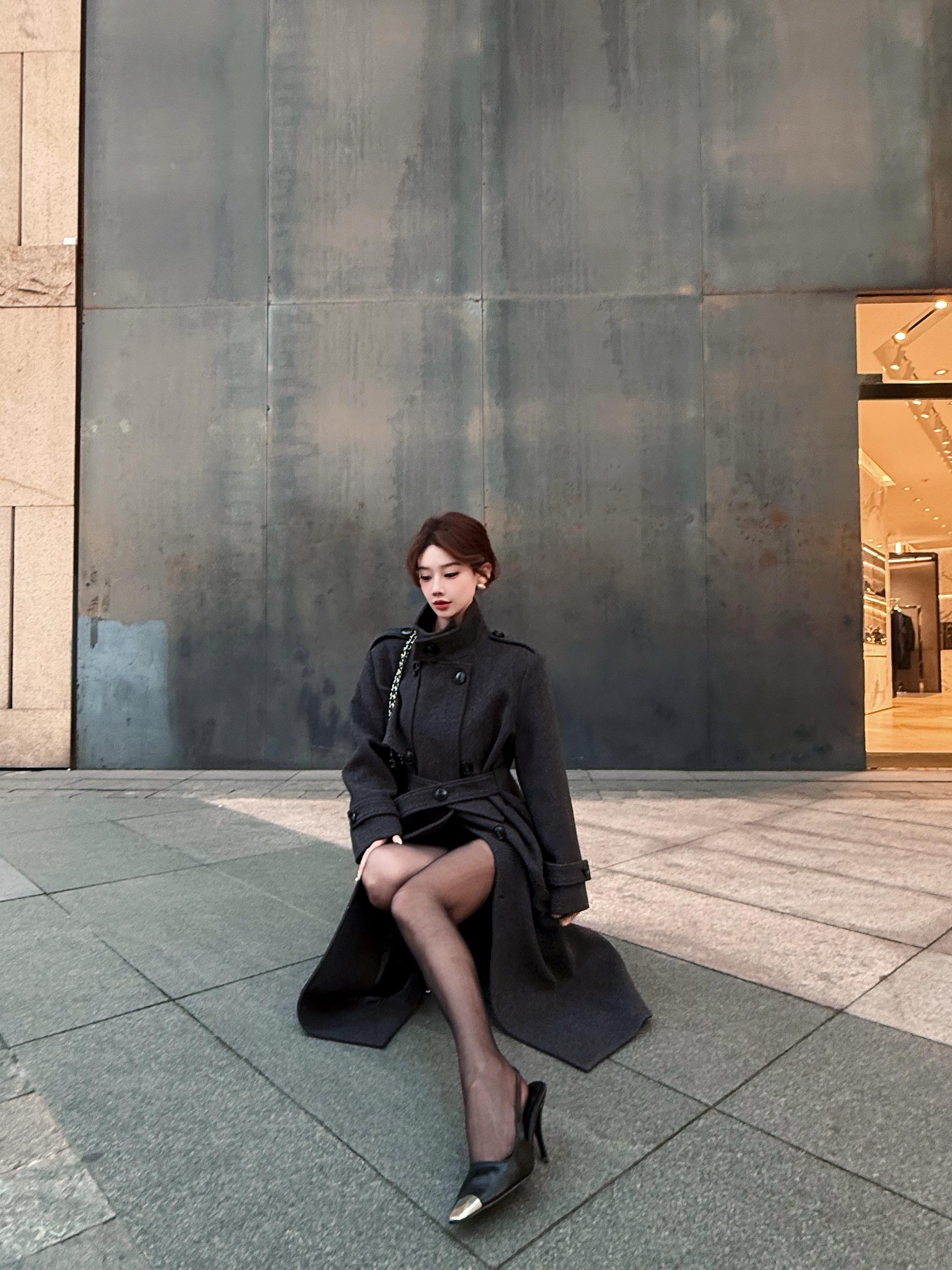 大衣不配黑丝配什么，佩德罗吗？