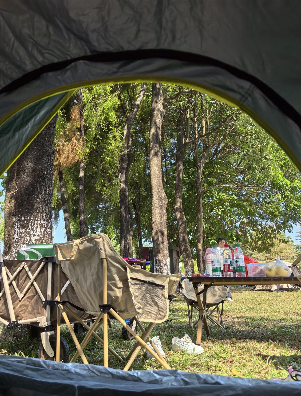 放飞心情去露营⛺️
📍杭州 
秋高气爽宜露营，带好装备说走就走，我喜欢大自然，