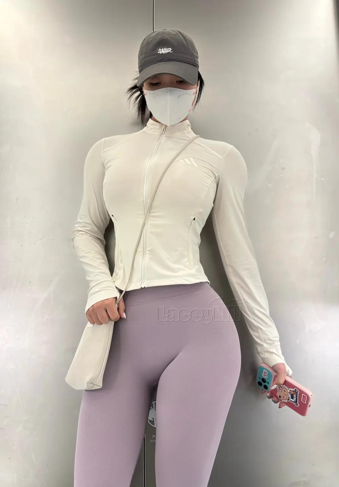 儿童节快乐呀
肠包蛋也进入瑜伽裤时代 健身博主 见人不如健身 健身穿搭 六一快乐