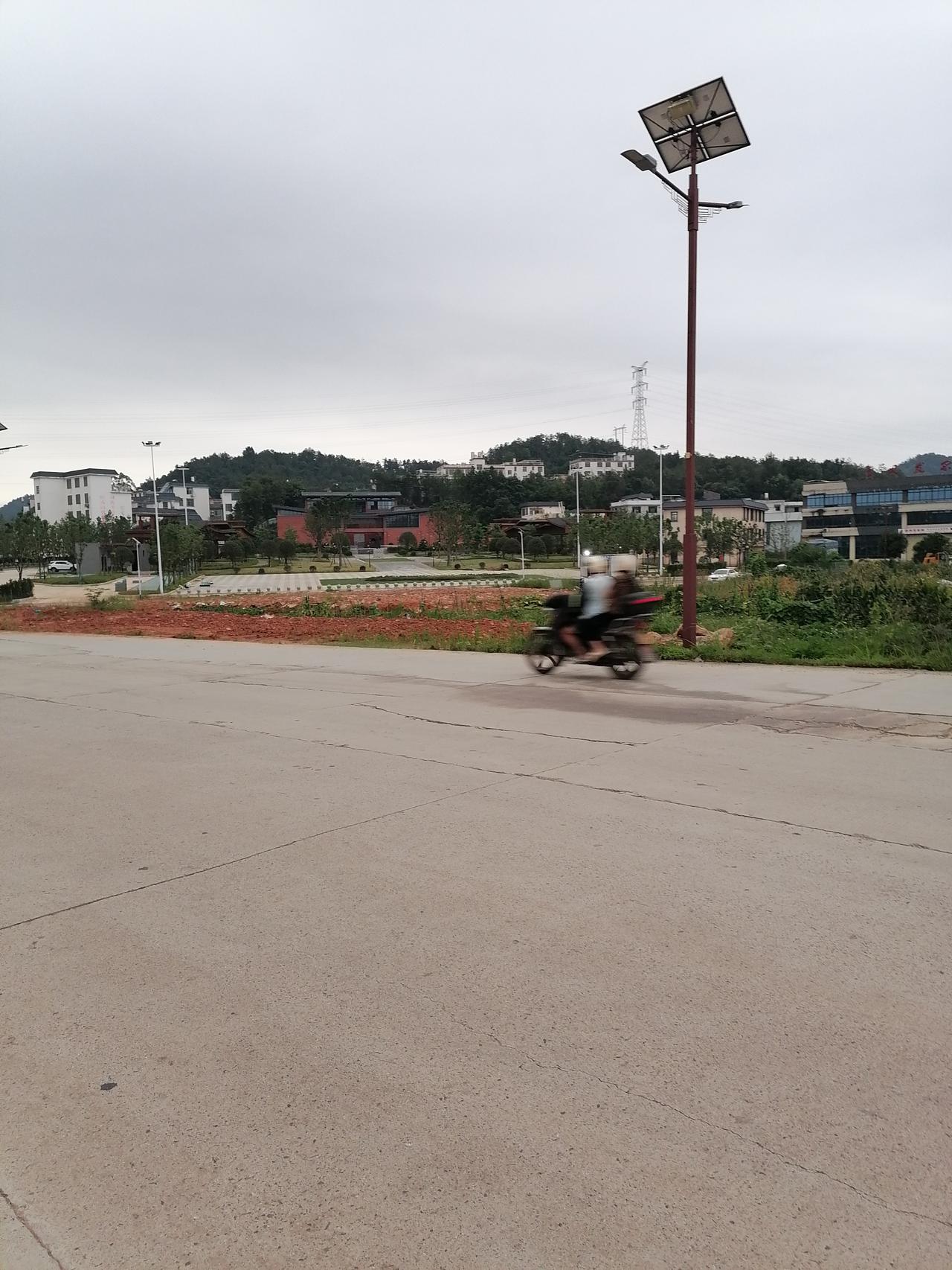建设中的革命先烈陈赞贤烈士纪念馆

今天又特意去了一趟坨圳陈赞贤烈士纪念馆广场看