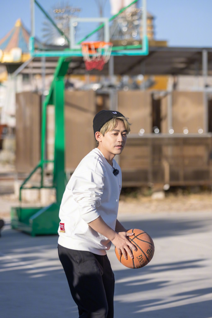 三行诗写给快乐老友有风季快乐老友记这一季收官了，大家的三行诗都是真心实意啊！期待