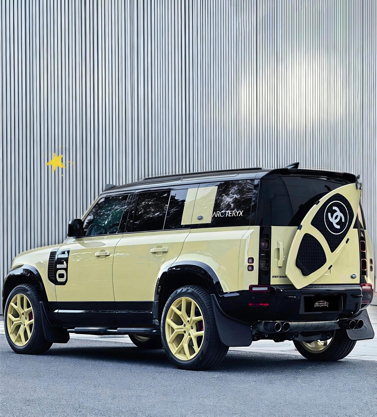 谁懂啊！奶黄包配色的路虎卫士也太绝了！打破硬派越野刻板印象，糯叽叽芝士奶黄既视感