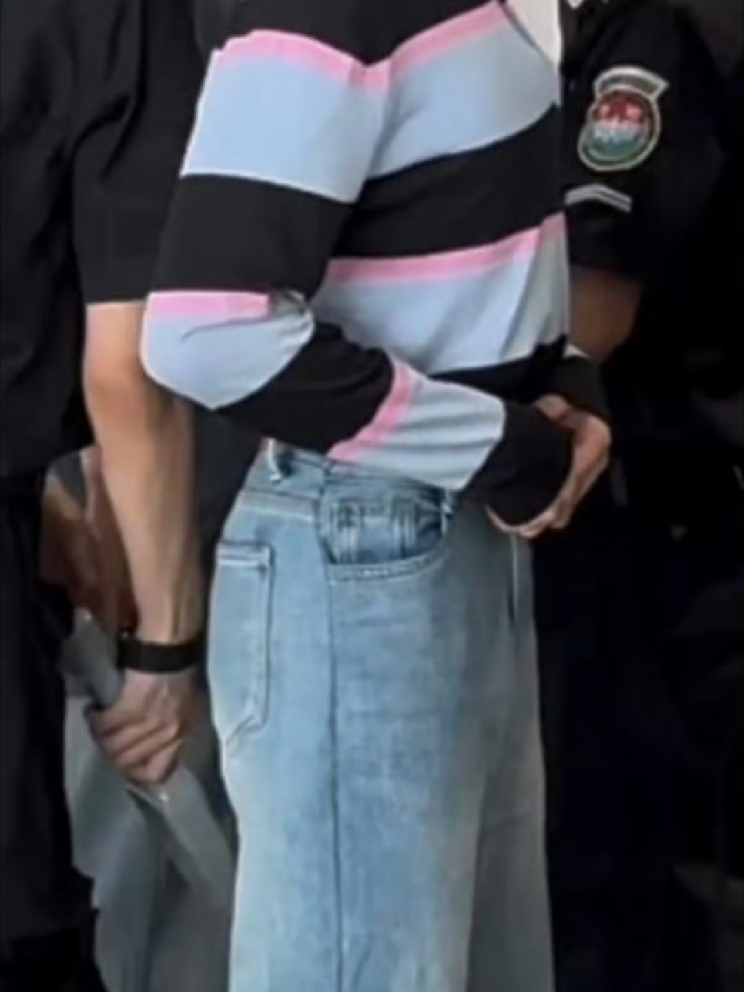这种身材曲线我都🥵 