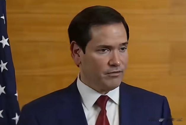 记者:“政府是否会在某个时刻转变策略，转而向莫斯科施压？”

鲁比奥:“就像去年