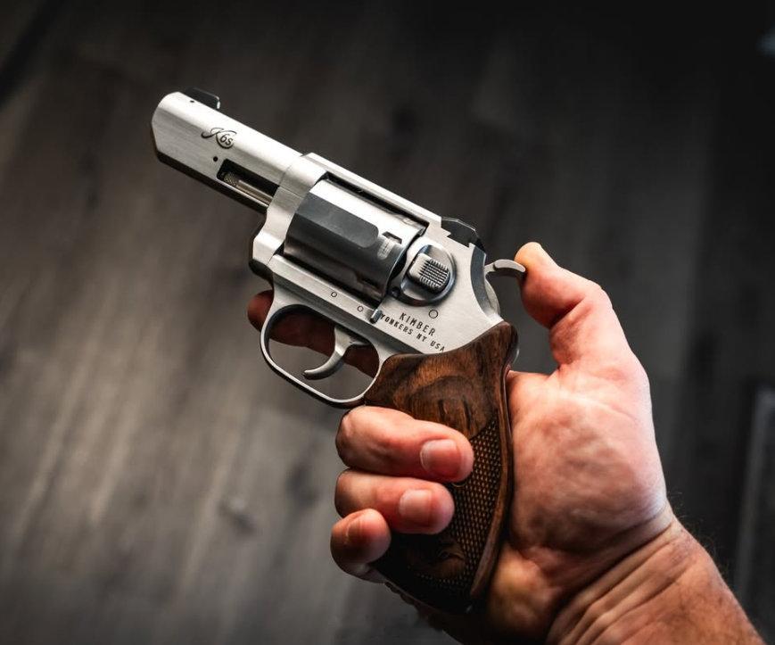 兄弟们 咱们今天看手枪 